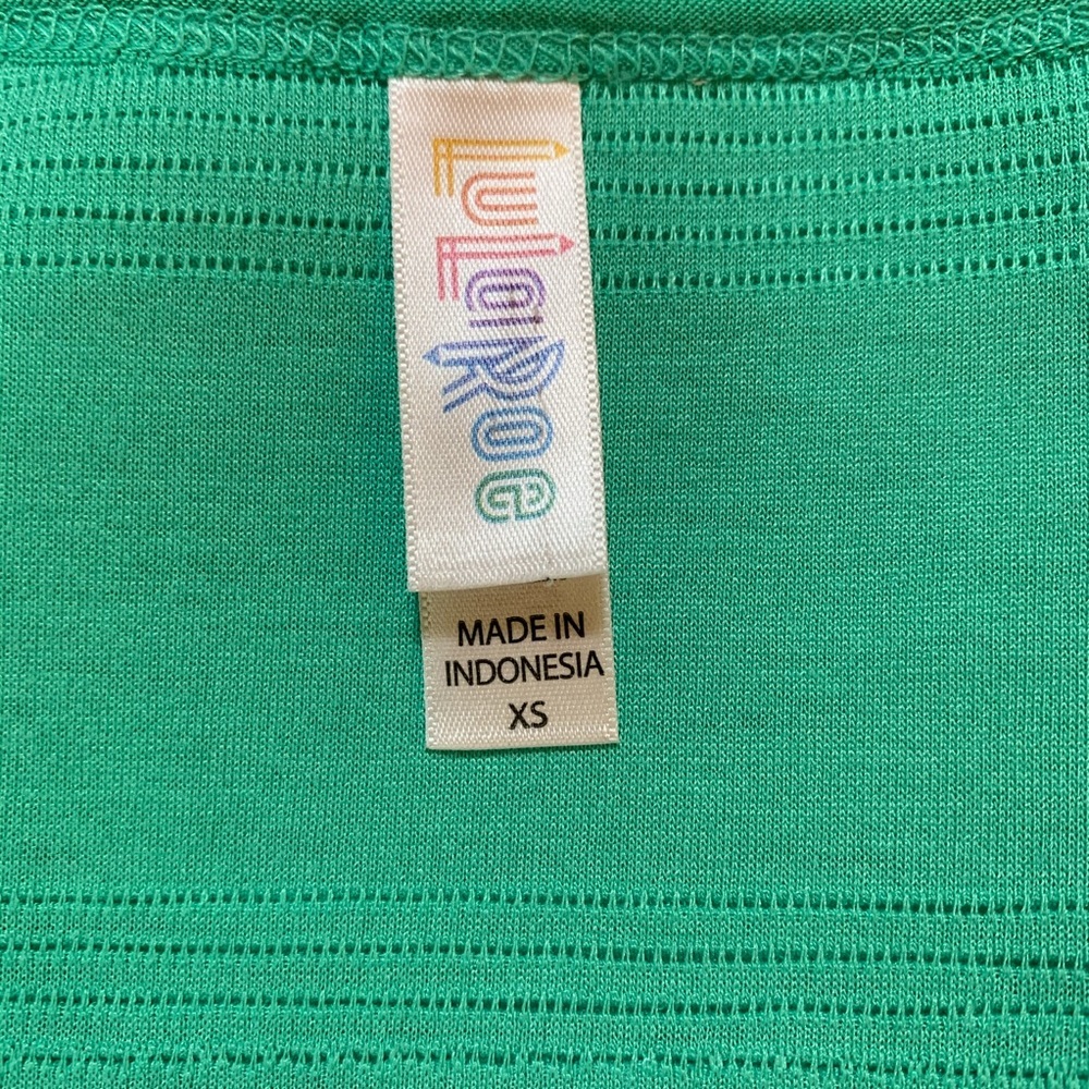 LuLaRoe Short Sleeve Shirt - Picture 3 of 4